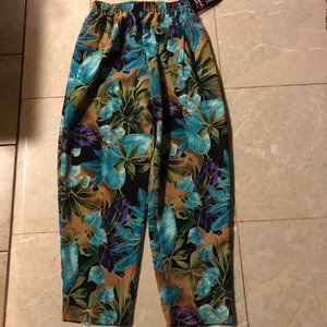 MAGGIE SWEET Womens Floral Comfort Pants.